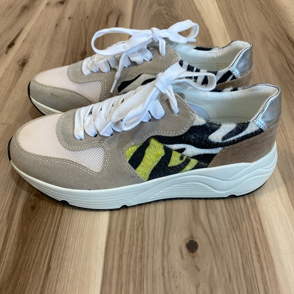 Oasis Society Shoes Womens 7 Sneakers Zebra Print